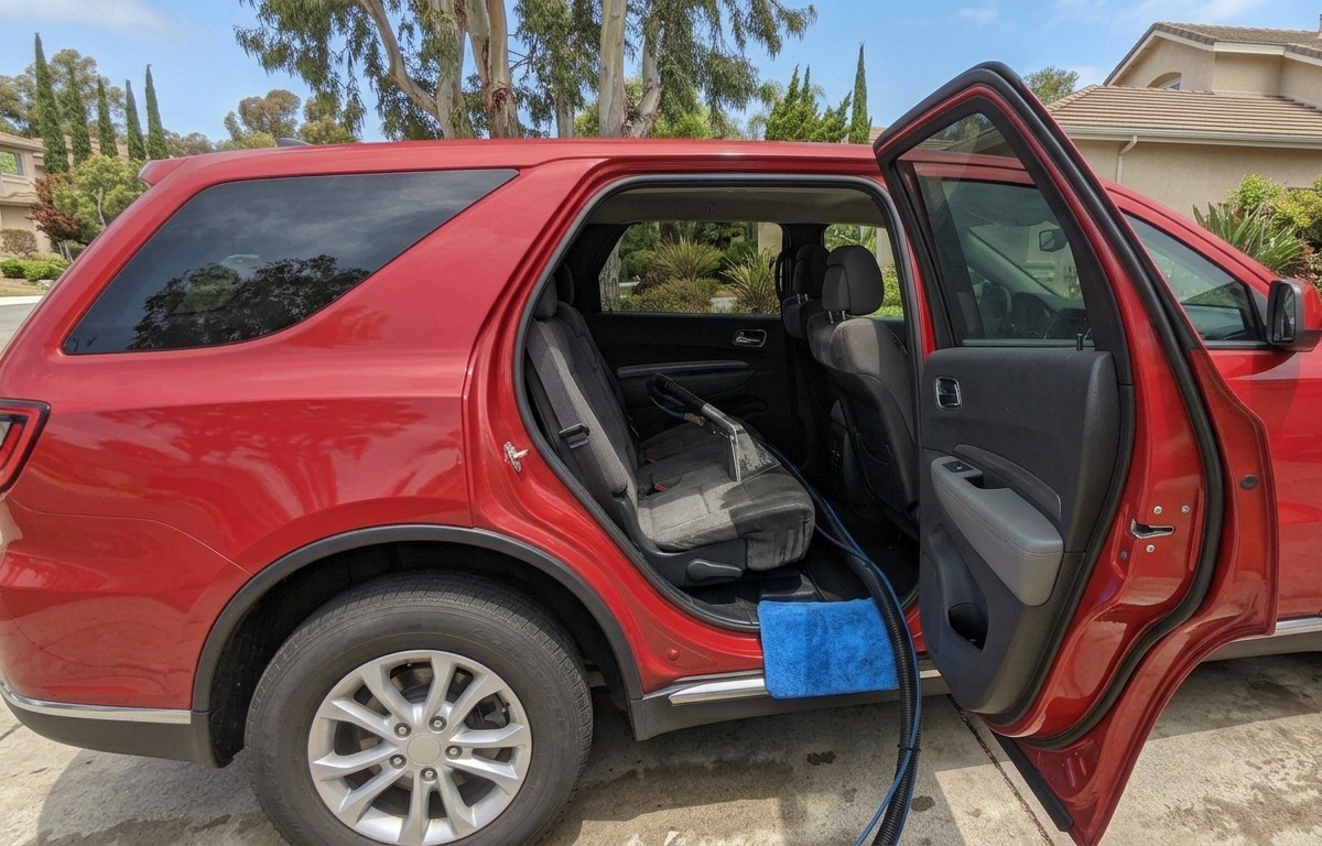 Seat extraction — Hot-water shampoo